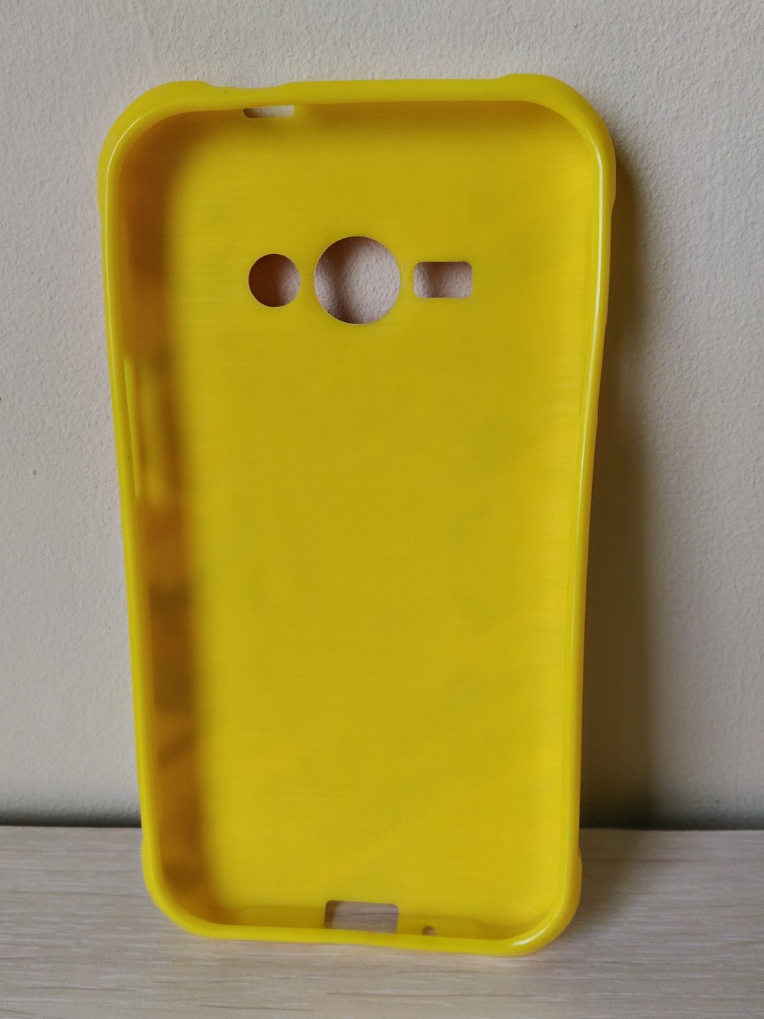 Накладка для Samsung J1 Ace J110 "Міньон з очима" (силікон)-1