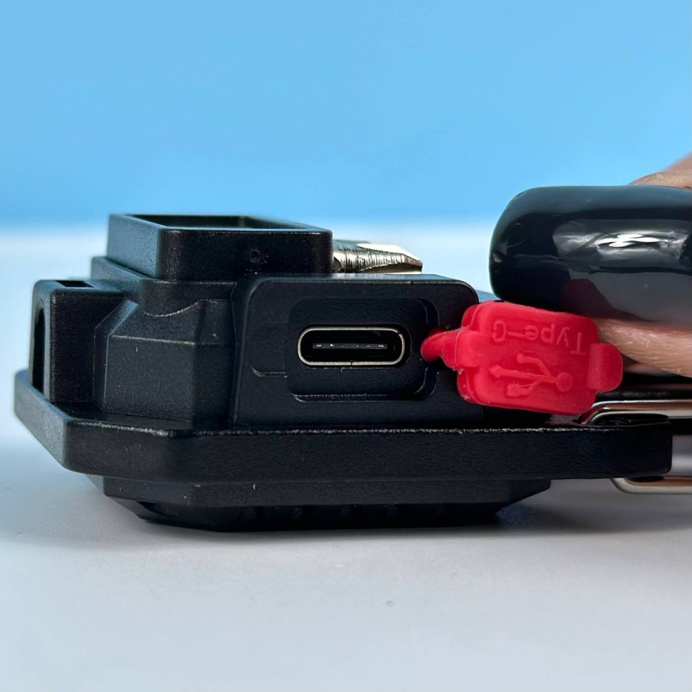 Акумуляторний LED ліхтарик 5138 з Type-C (карабін, магніт)-4